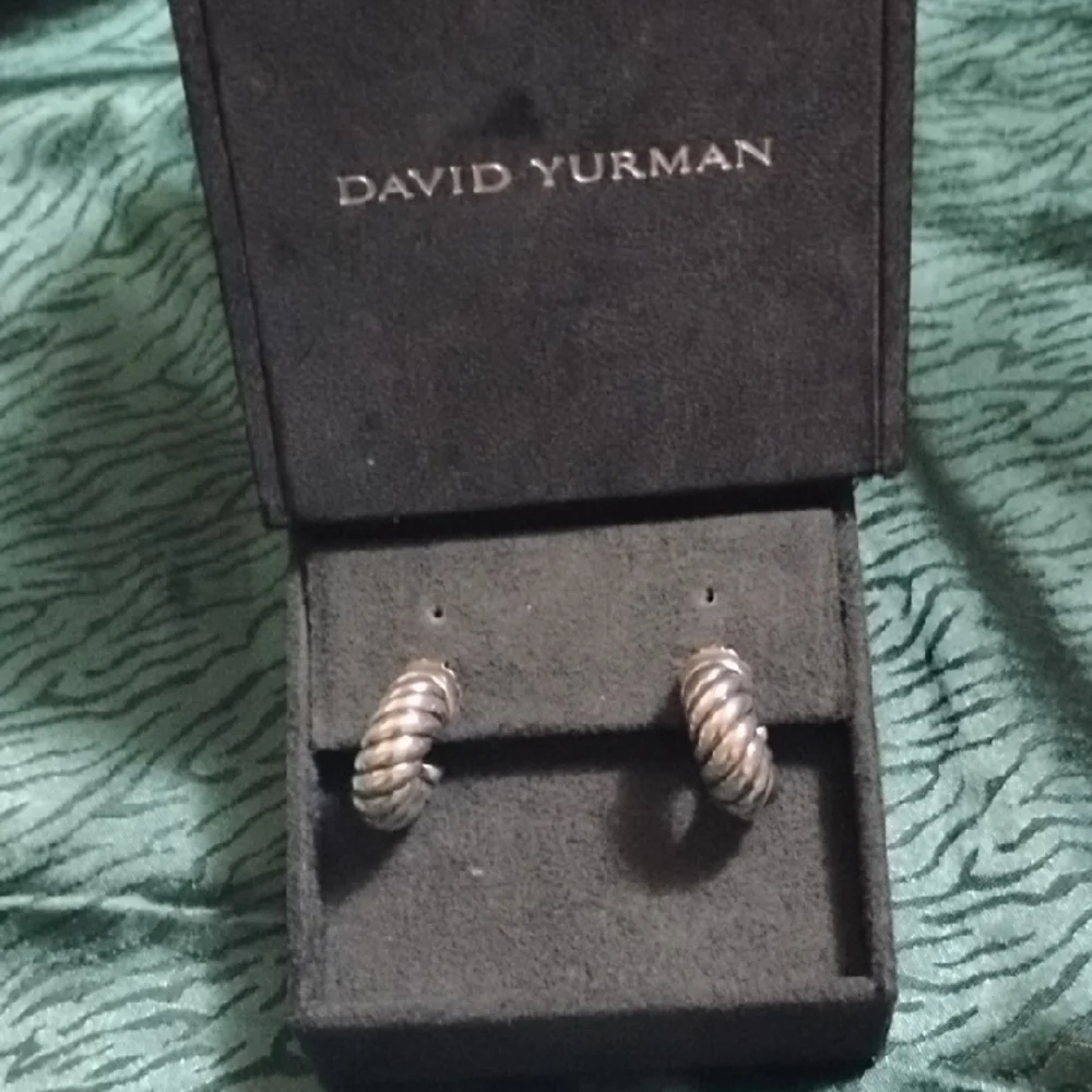 David Yurman Silver Twisted Earrings Shrimp Huggie Style With Box